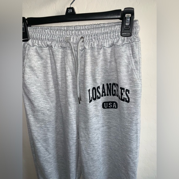 NWOT Heather Gray High Rise Joggers With Pockets - Picture 2 of 12